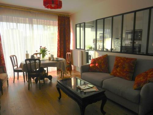 Saint-Lambert Apartment | Deux pièces de standing, climatisé