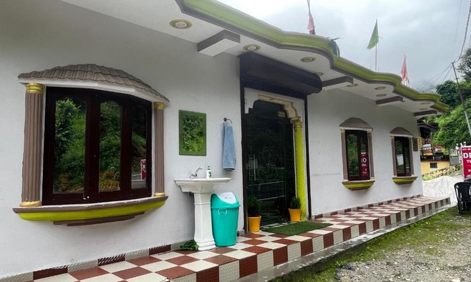 Dugalbitta Hotel | DEVLOK THE GRAND LODGE & RESTAURANT