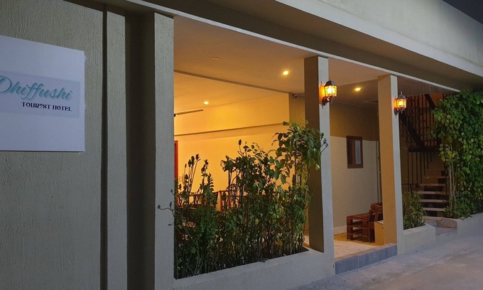 Dhiffushi Hotel | Dhiffushi Tourist Hotel