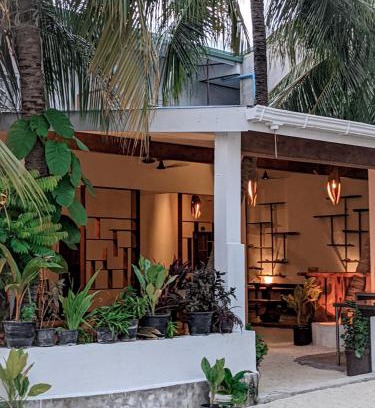 Thulusdhoo Island Hotel | Dhoadhi Retreat