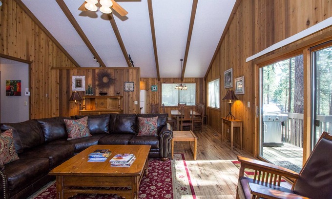 Mountain Village East House | Diam23 - Couples Retreat, Private Hot Tub, Dog Friendly