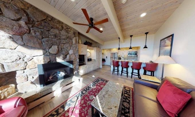 Vail Condo | Diamond Condo @ Manor Vail - Breakfast Included