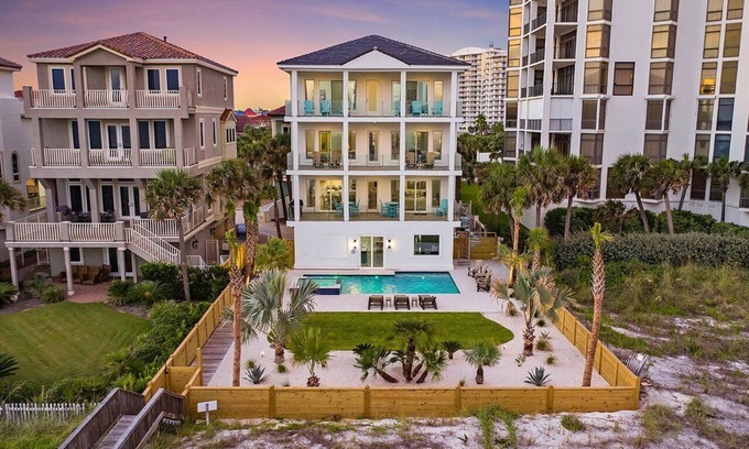 Destin House | Diamond in the Dunes - Huge Beachfront Vacation Home with Large Pool Area & Ocean Views