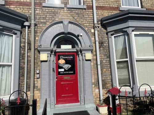 York Bed & Breakfast | Diamonds Villa near York Hospital