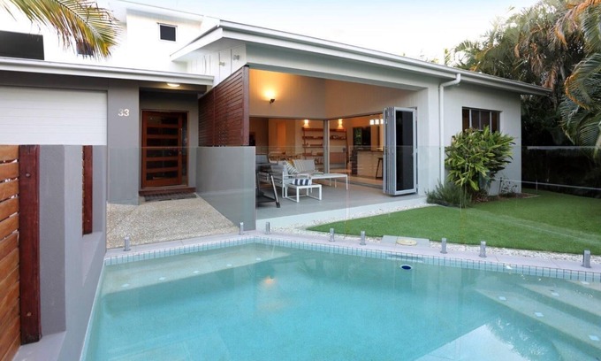 Dicky Beach House | Dicky Beach Oasis