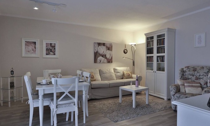 Nienhagen Apartment | Diese Zauberhafte Wohnung Liegt Direkt am Seepferdchenpark mit Seinen Zahlreichen Freizeitangeboten und in Unmittelbarer Strandnähe