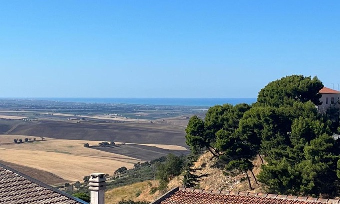 Serracapriola House | Dimora dei Poli Ferrero - Spaziosa casa indipendente, vista mare, in centro su corso Garibaldi