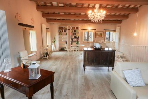 Arcevia Apartment | Dimora nel Castello di Loretello