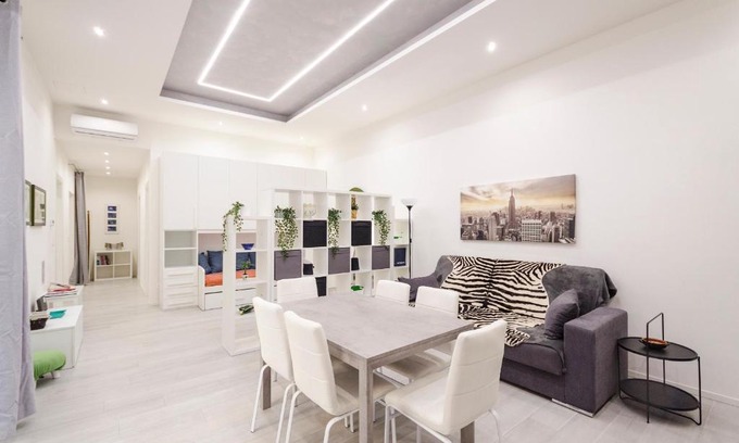 Historic Center Apartment | Dimora Santo Stefano: Ampia, con Giardino privato