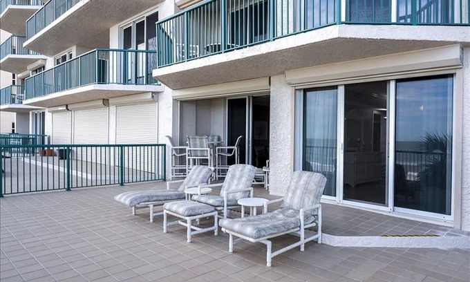 Daytona Beach Shores Apartment | Dimucci Twin Towers 202