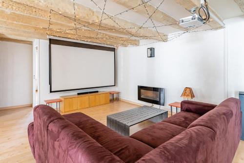 Les Grands Carmes Apartment | DINA Great BIG appartment - 6 pers with overhead projector