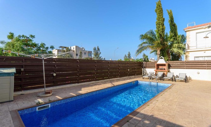 Pernera Villa | Dina's 2-BR Villa in Protaras