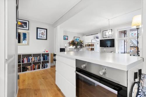 Sandviken Apartment | Dinbnb Homes I Family Friendly Home in Historical Sandviken