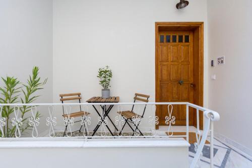 Kinosargous Apartment | Dinostratus House