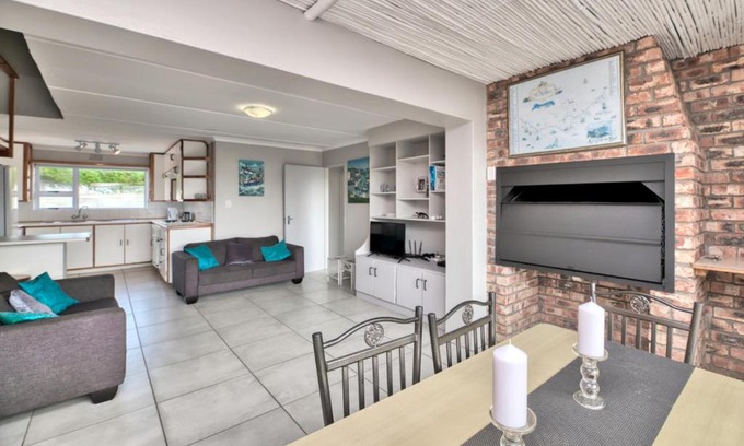 Struisbaai House | Dir-Lo