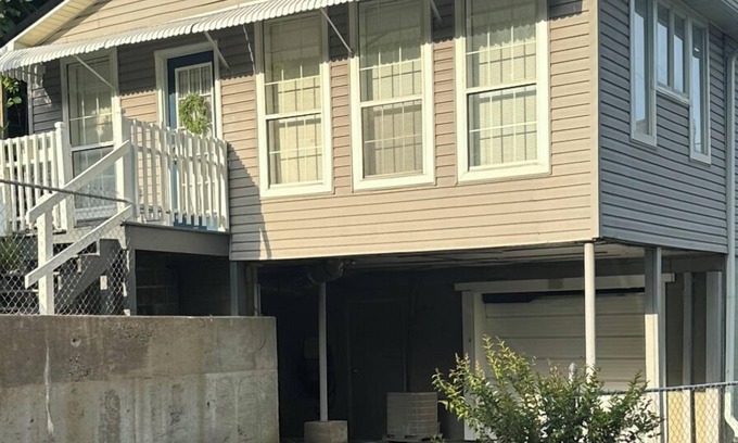 Williamson House | Direct access to Buffalo Mountain Trail Entrance 10