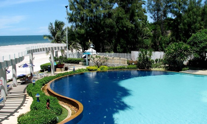 Nong Kae Apartment | Direct Beach Access in downtown Hua Hin, 2-Bedroom fully furnished