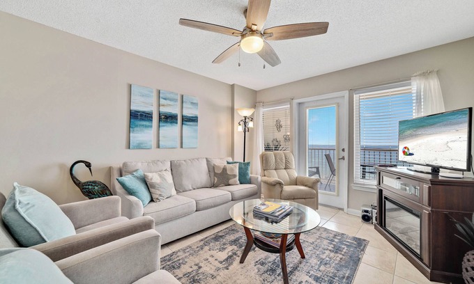 Gulf Shores Condo | DIRECT BEACH FRONT - Heart of Gulf Shores - 4 blocks from T, Sea N Suds on site