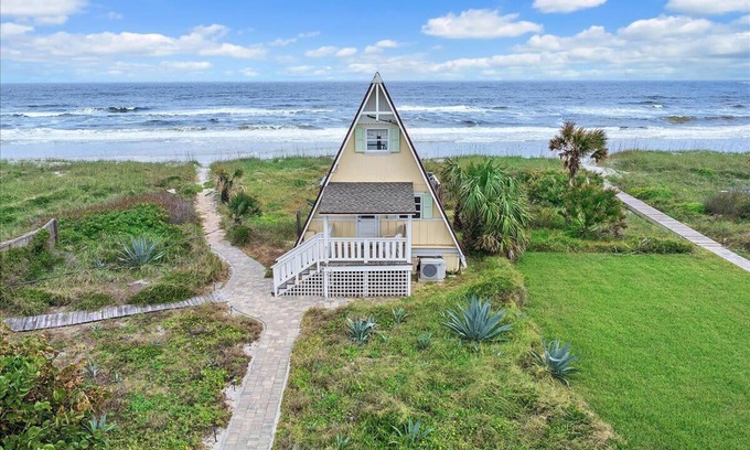 Vilano Beach House | Direct Beach, Views! | Dune House, Captains Fleet