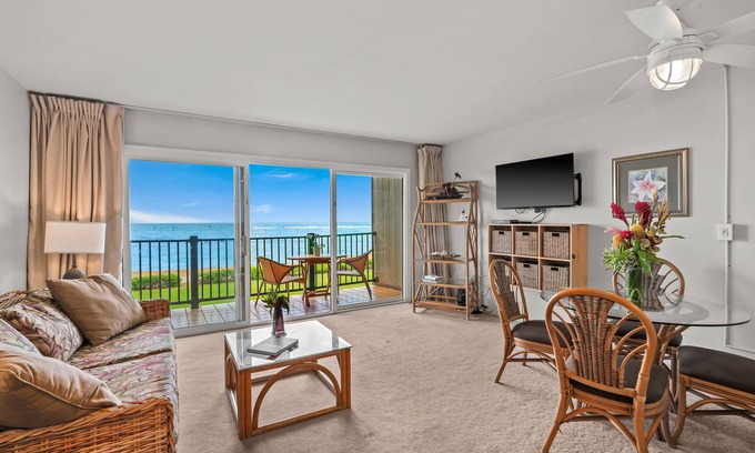 Kapaa Condo | Direct Beachfront/Oceanfront Condo - 3 minute walk into Kapa'a