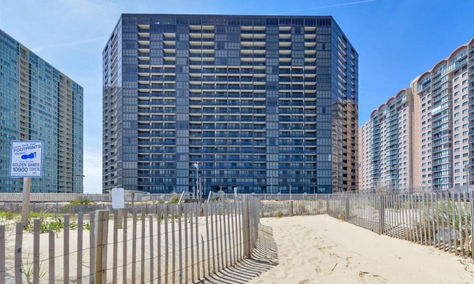 North Ocean City Condo | Direct Ocean Front Golden Sands Efficiency Unit With Indoor & Outdoor Pools!