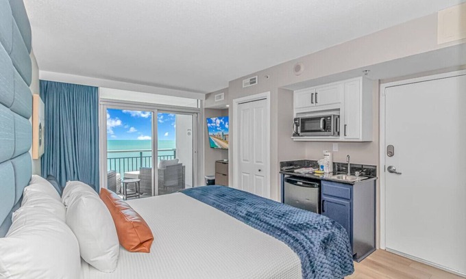 Downtown Myrtle Beach Apartment | Direct Ocean Front Studio Newly Renovated!