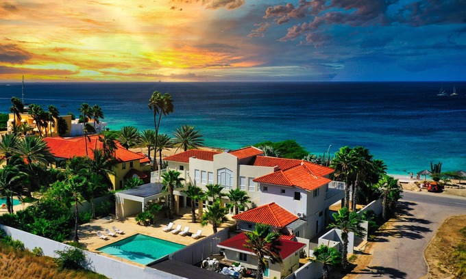 Malmok Villa | DIRECT OCEAN FRONT Villa w/Private Pool! Boca Catalina MALMOK!