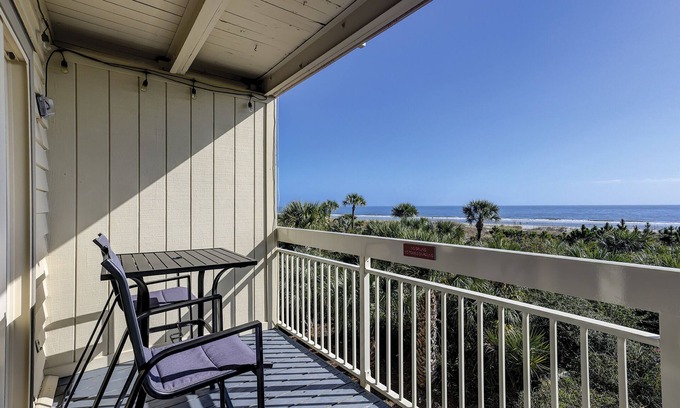 North Forest Beach Condo | Direct Oceanfront Updated Luxury VIP condo Queen Sleeper Sofa New baths New Appliances New Furniture