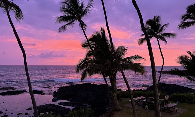 Kailua-Kona Condo | Direct Oceanfront Condo Kailua-Kona 1bedroom, 2bath, Lanai overlooks tide pool
