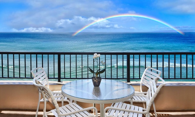 Kaanapali Apartment | Direct Oceanfront Studio with 180 Degrees Ocean View in Maui Kaanapali Beach