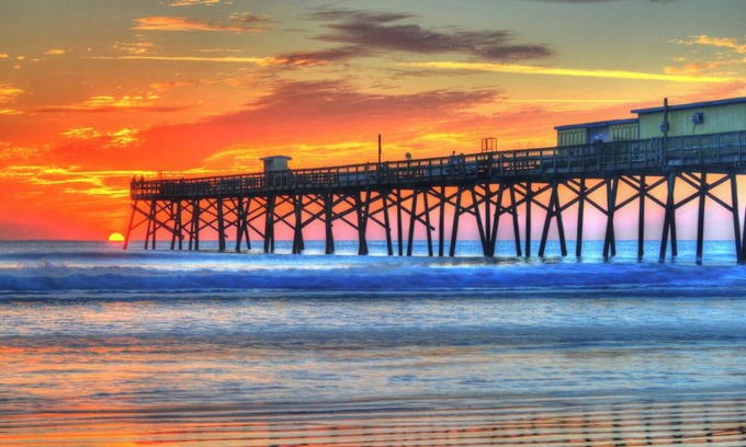 Van Valzah Apartment | "Direct Oceanfront Studio Condo Close to Sunglow Pier