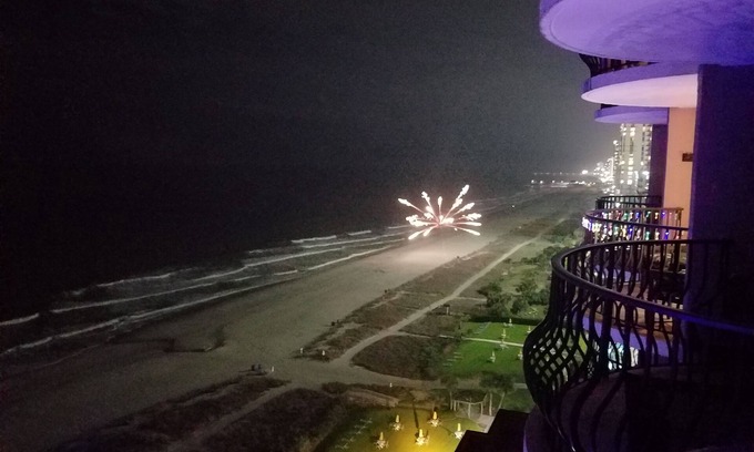 Myrtle Beach Resort | Direct Oceanfront- Palms resort