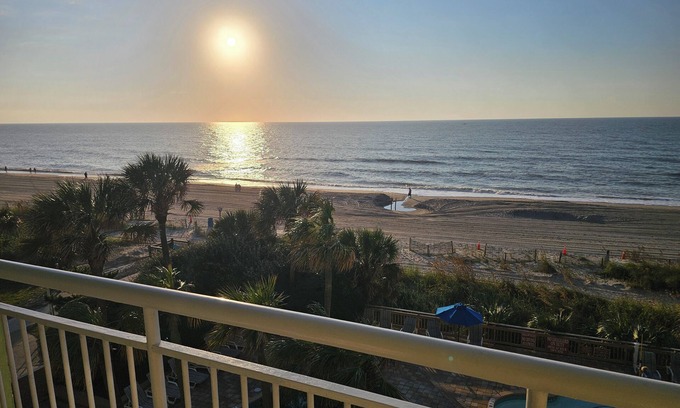 Myrtle Beach Condo | Direct Oceanfront Condo in the heart of Myrtle Beach