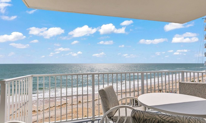 Seawinds Condo Condo | Direct oceanfront corner condo with spacious balcony and heated beachfront pool