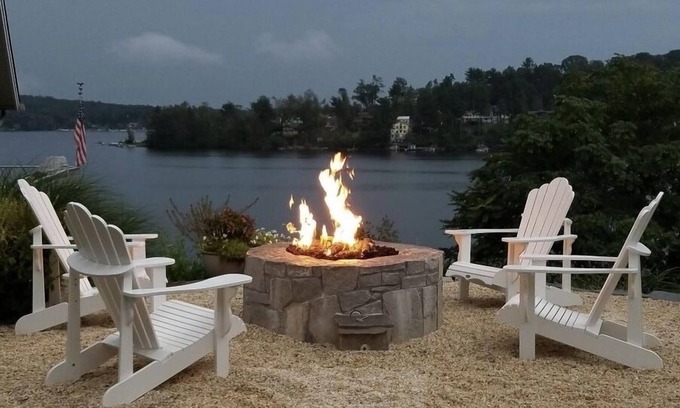 Danbury House | Direct Waterfront Home~Panoramic Views & Hot Tub on Candlewood Lake~Aug Discount