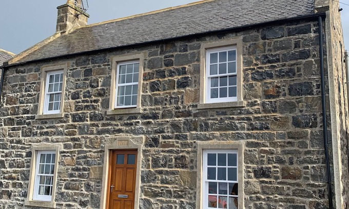 Whitehills House | Directly overlooking the moray Firth with uninterrupted sea views pet friendly