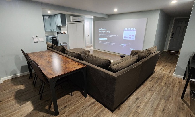 Erie House | Director’s Cut Getaway - 4BR Sleeps 10-Smart Home