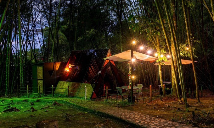 Yotoco RV Rental | Disconnect and Relax: Luxury Camping by the Lake