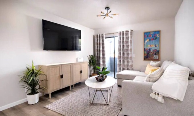 Amarillo Apartment | *Discount* FAST WIFI Apt, Near Downtown & Historic Route 66