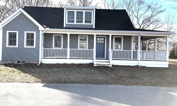 Oak Bluffs House | Discount last week July Reduced Oak Bluffs walk to Circuit Ave & Inkwell Beach
