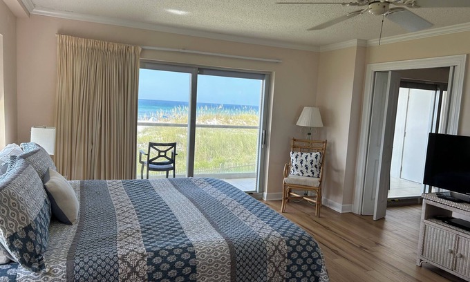 Pensacola Beach Condo | Discount Pricing- 20% Discount Aug weeks- Closest proximity to Beach-best view
