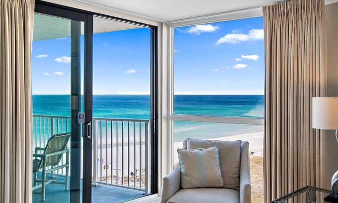 Miramar Beach Condo | Discounted August & 🇺🇸Labor Day Rates! Private Beach + Free Daily Beach Setup