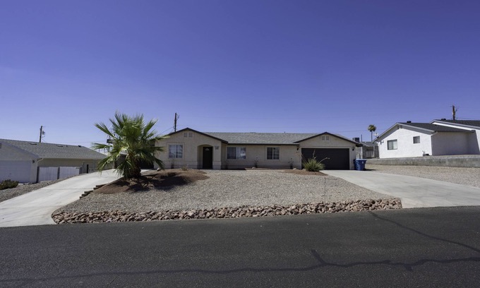 Lake Havasu City House | *Discounted Desert Oasis 3BR 2BA Spacious, Lots of Parking & Centrally Located