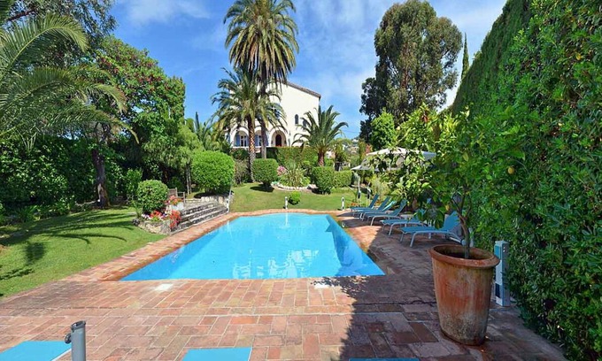 Mandelieu-La-Napoule Villa | Discounted 6/07/25-13/07/25 Magnificent Gated Villa, Sleeps 8-10/Private Pool/AC