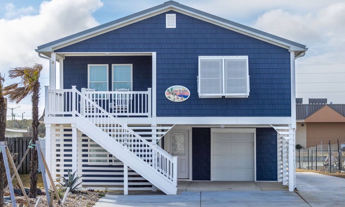 Kill Devil Hills Cottage | Discounted June&July rates in the Heart of KDH! Pool, pond and beach just 200ft