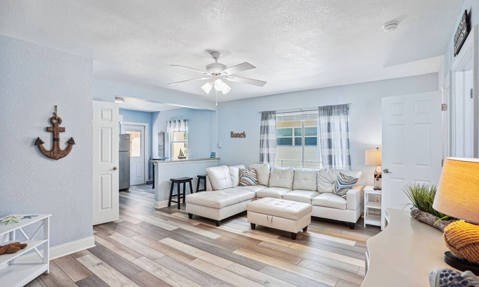St. Pete Beach Apartment | Discounted Monthly Winter Rates~Upham Beach Inn #6 ☀️Seasonally Heated Pool