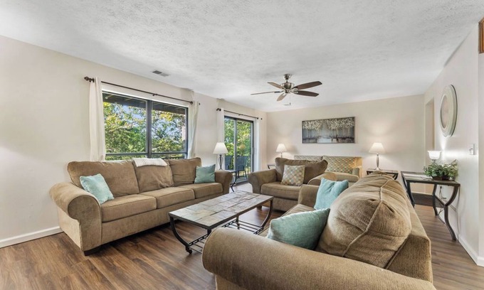 Table Rock Condo | Discounted Pointe Royale, No Steps Entry, Pools, Pickleball