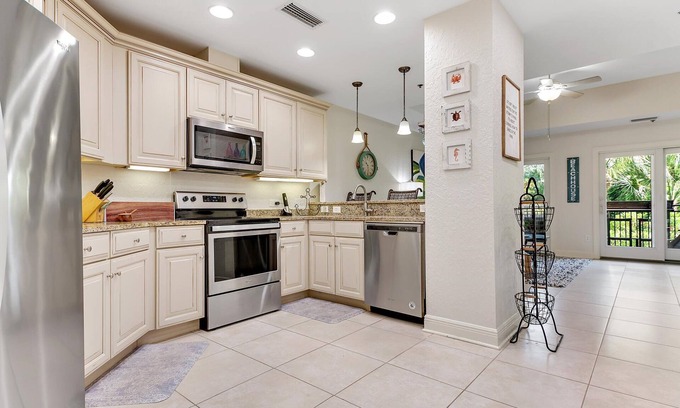 Demere Park Condo | Discounted Fall Rates! Near Beach and Village with Pool