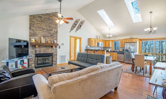Chestnut Springs House | Discounts Avail! Theater Room, Fooseball, Firepit, Mountains!