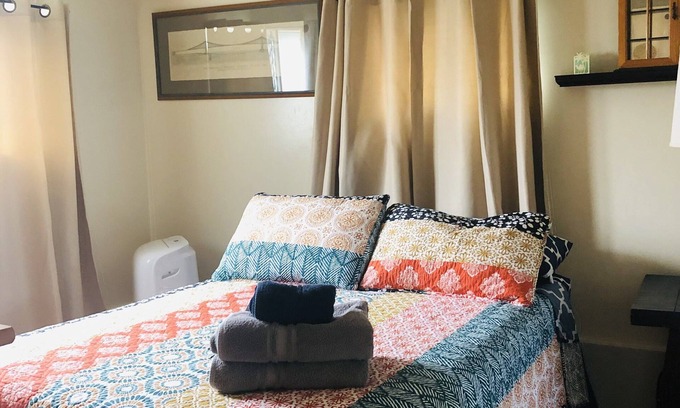 Hilo House | Discover a captivating home nestled in the vibrant heart of Hilo.